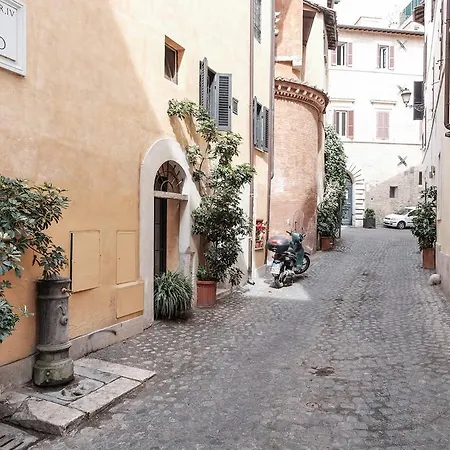 Piazza Navona Artist Loft * روما
