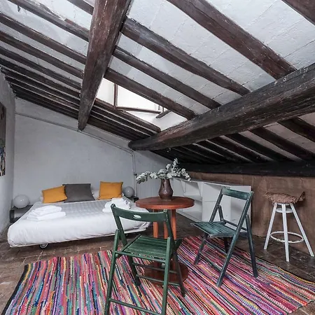 Piazza Navona Artist Loft شقة