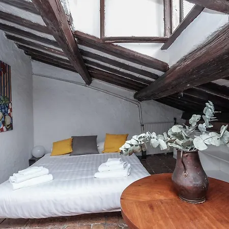 Piazza Navona Artist Loft * روما