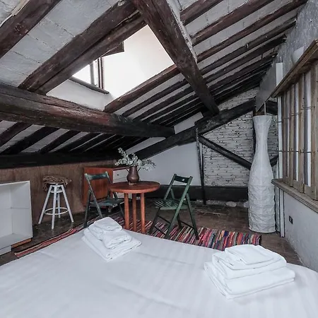 Piazza Navona Artist Loft * روما