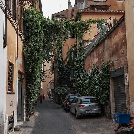 Piazza Navona Artist Loft
